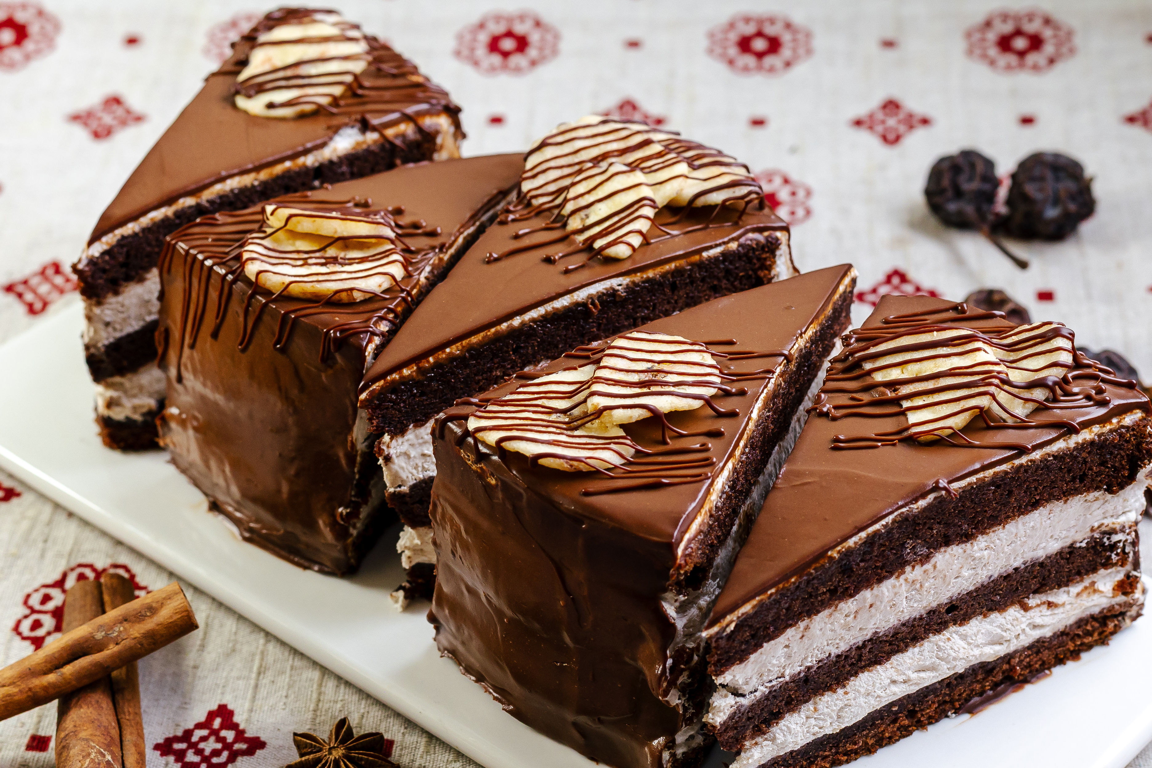 Десерт Банан и шоколад порционный