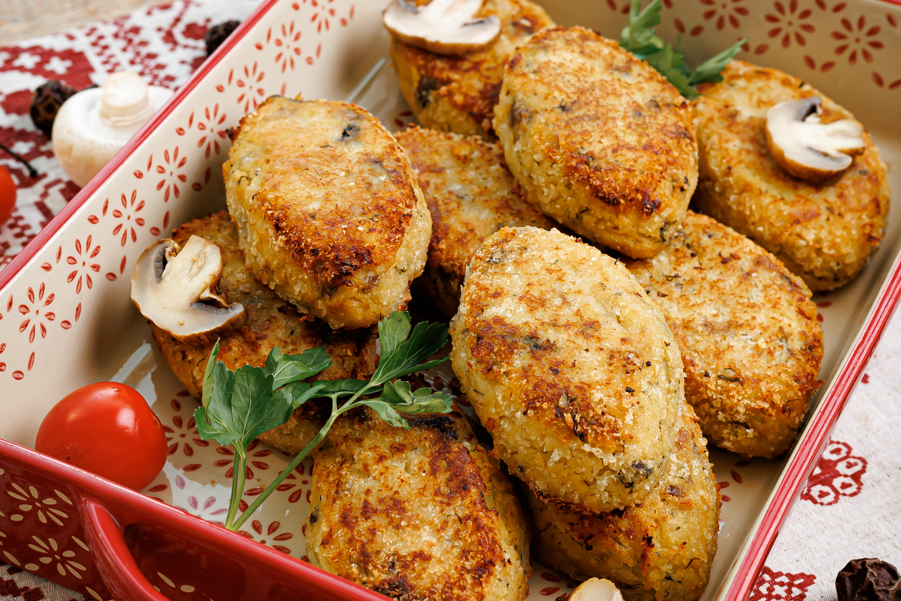 Котлеты картофельные с шампиньонами