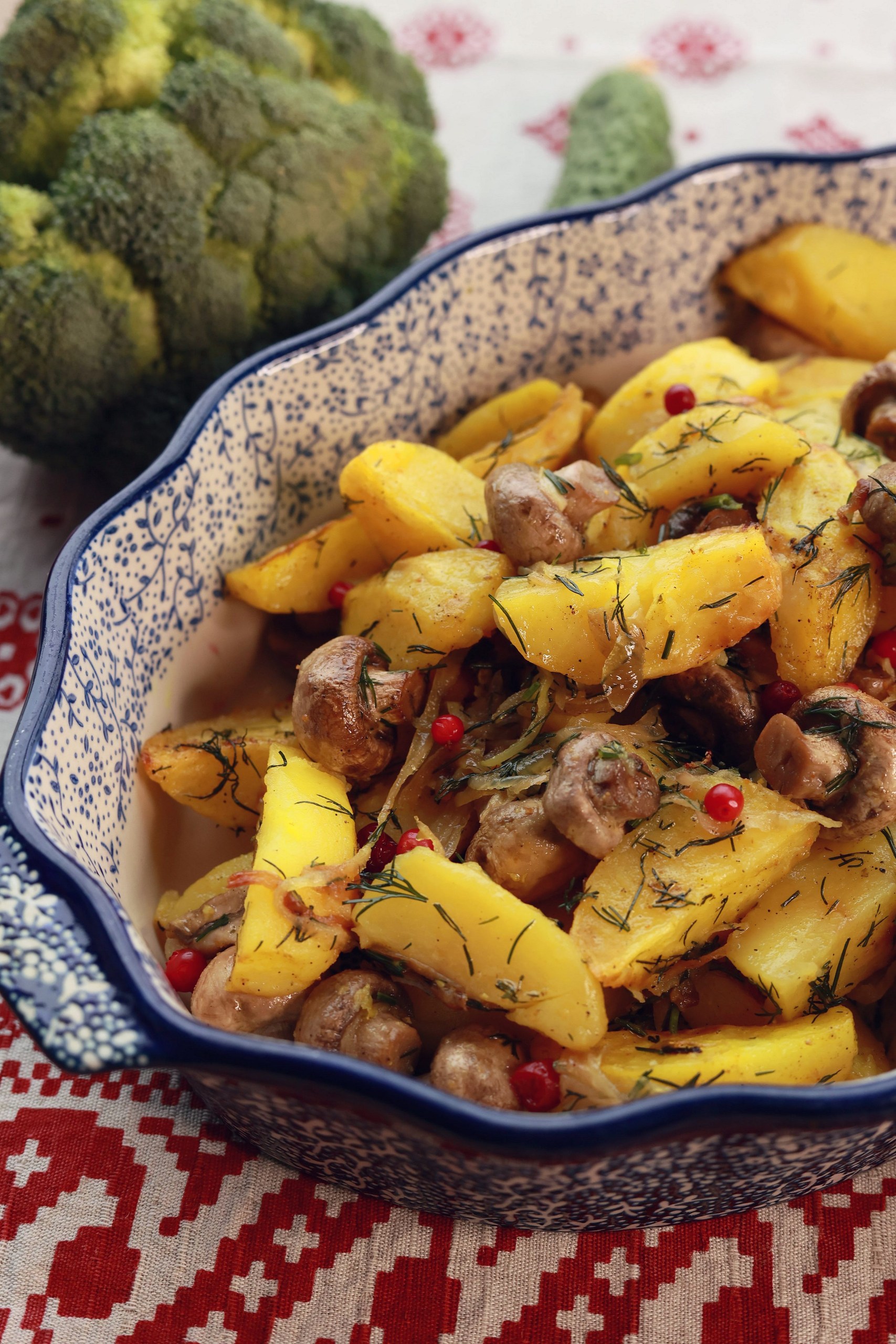 Картофель жареный с шампиньонами 150 г.