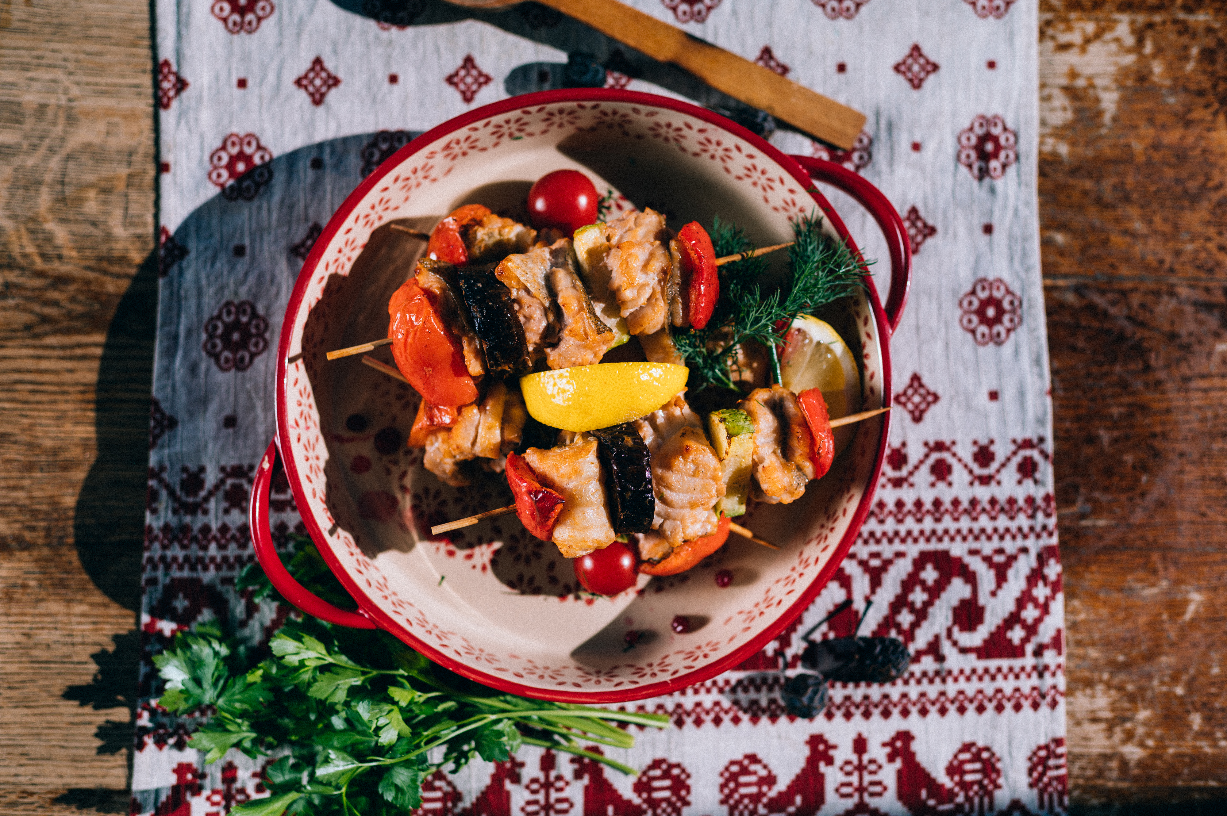 Шашлычок из трески с овощами