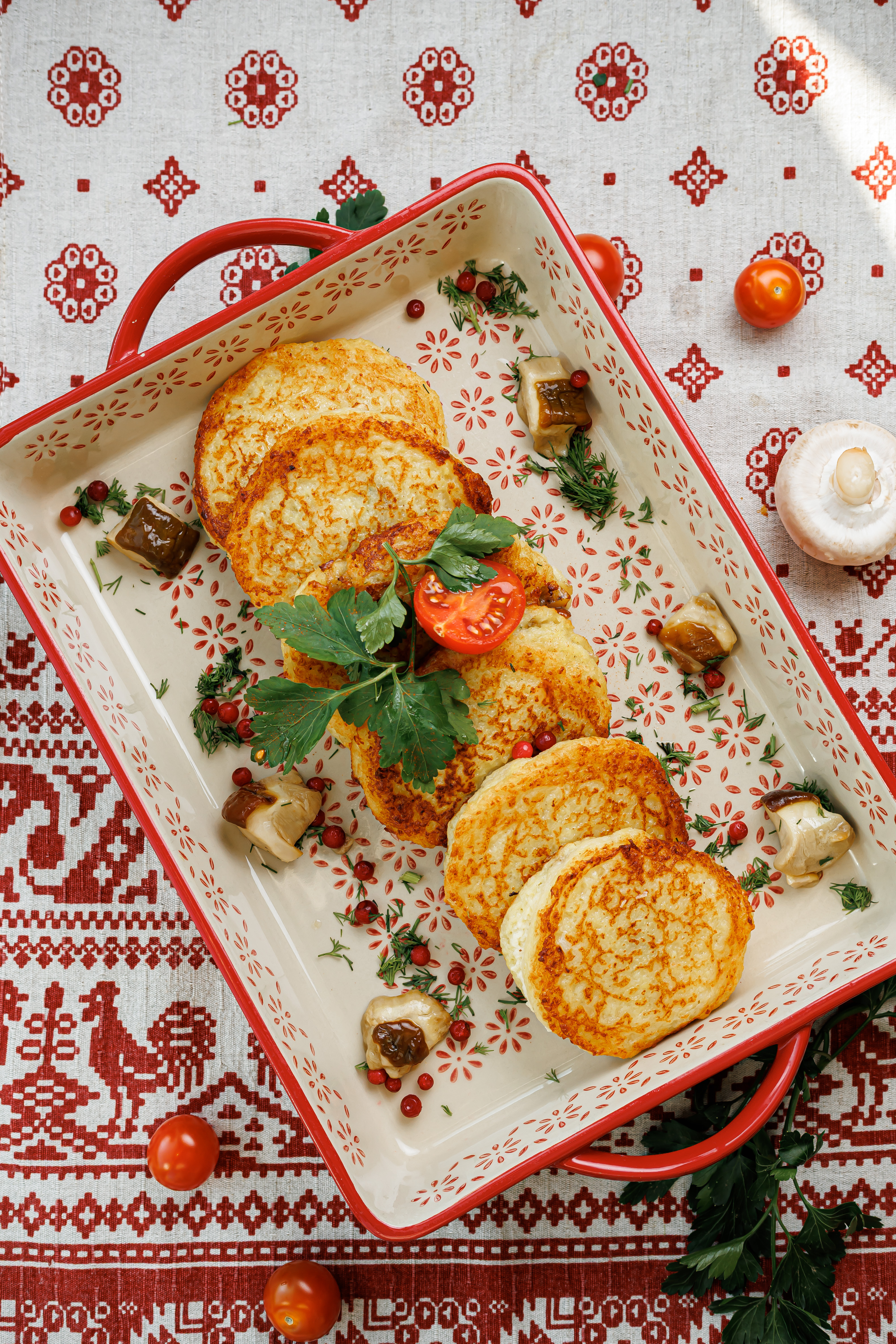 Драники с белыми грибами и луком 200 г. 1 шт.
