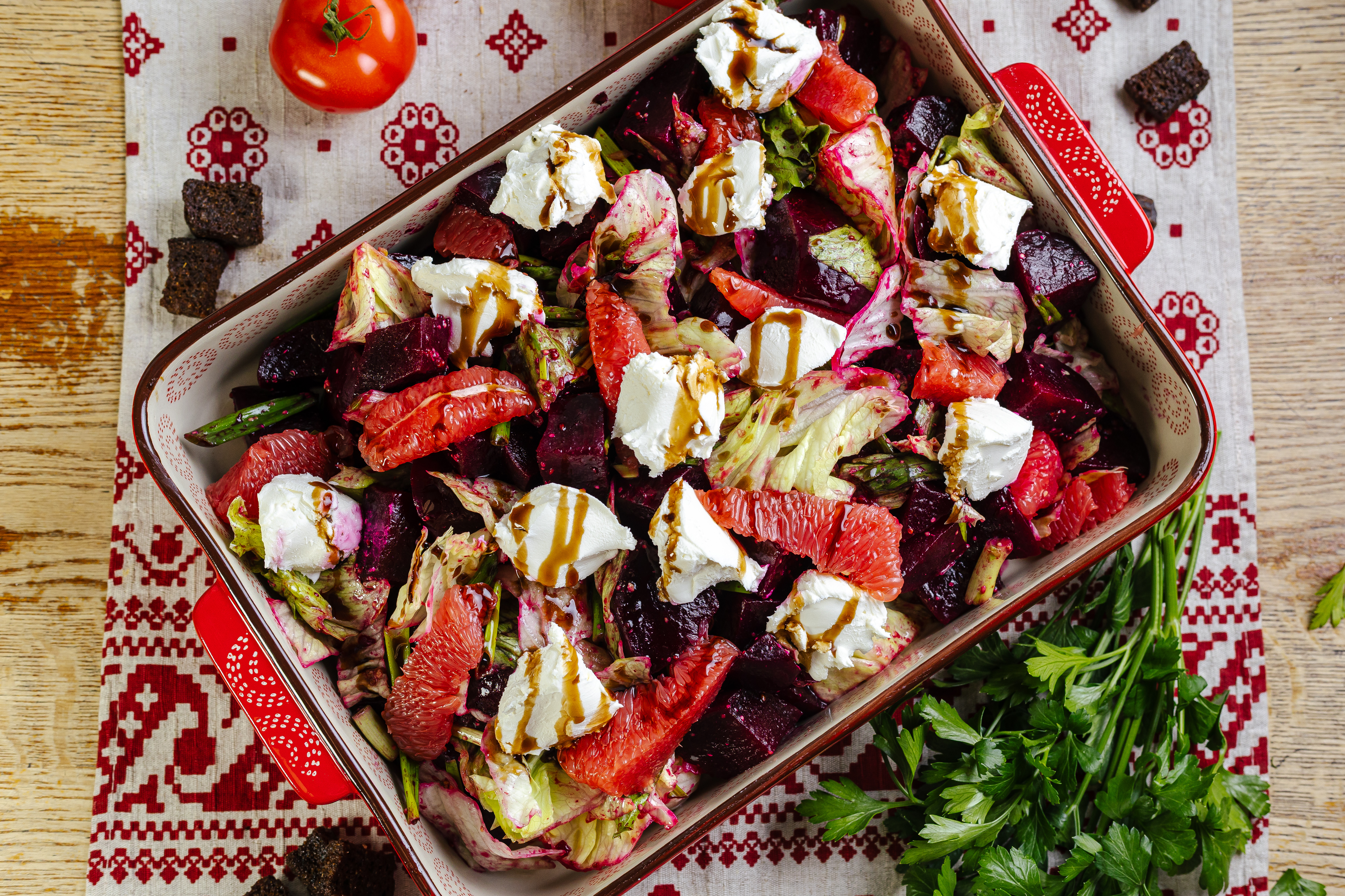 Салат Свекла, грейпфрут и творожный сыр