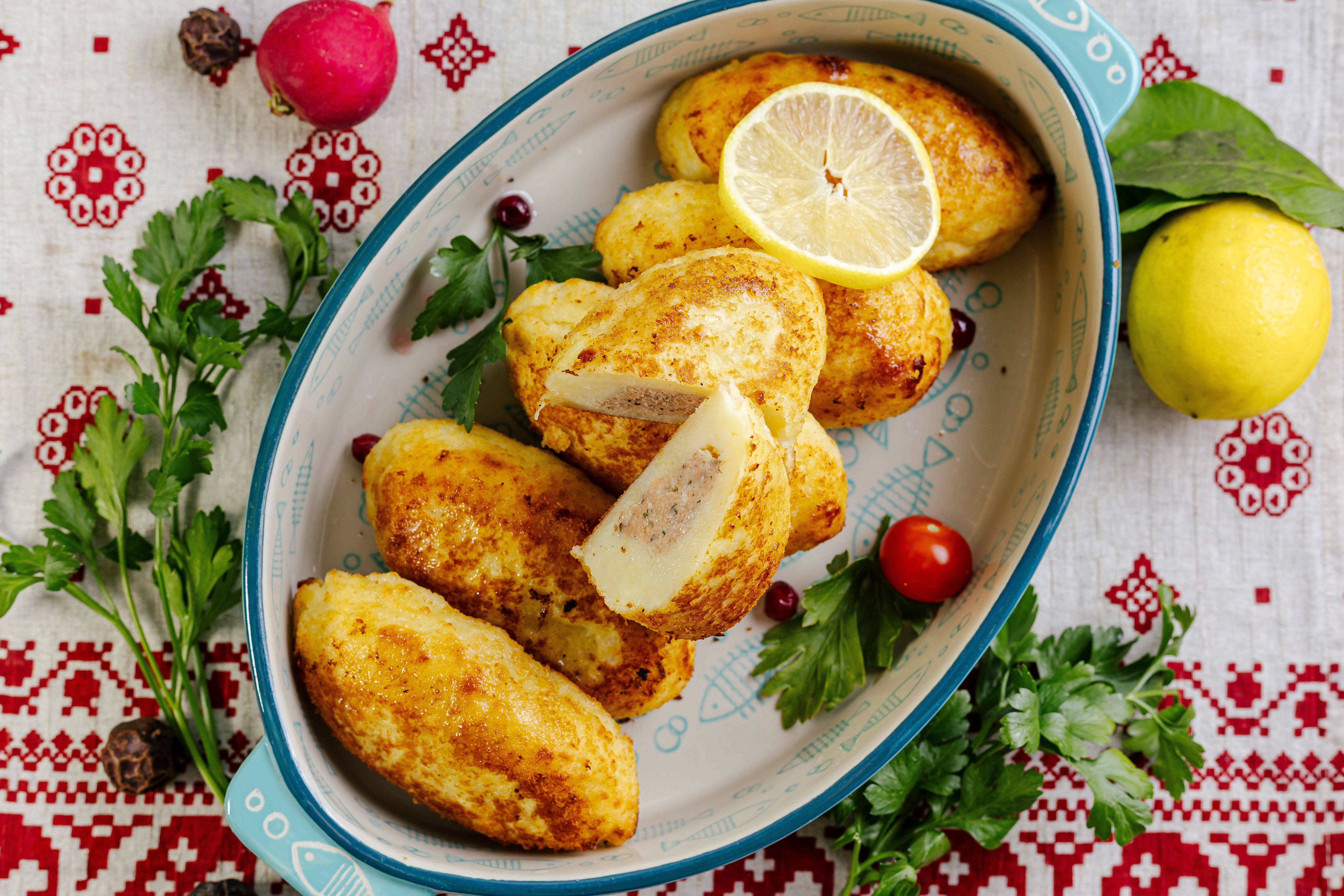 Зразы картофельные с семгой