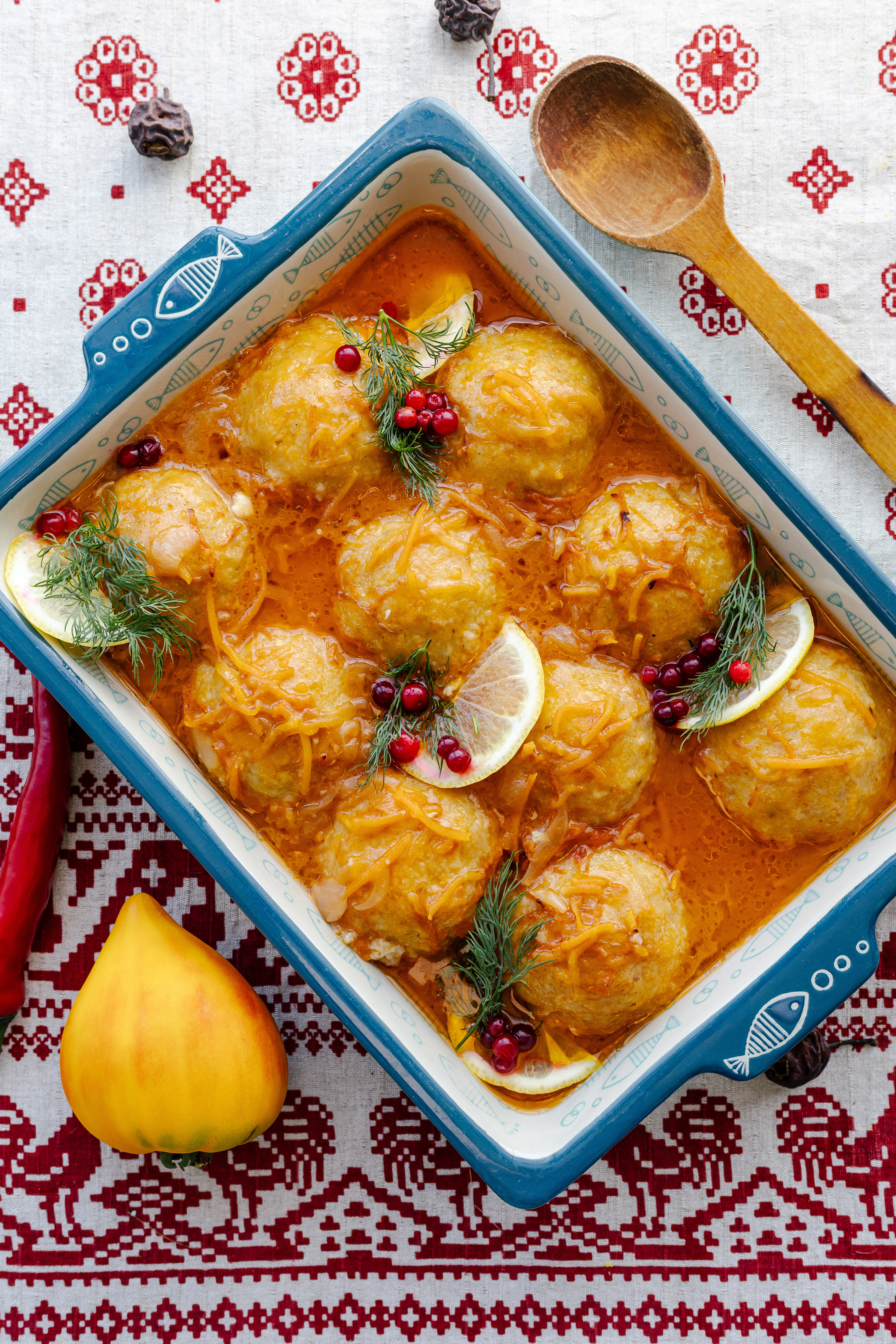 Тефтели рыбные в соусе