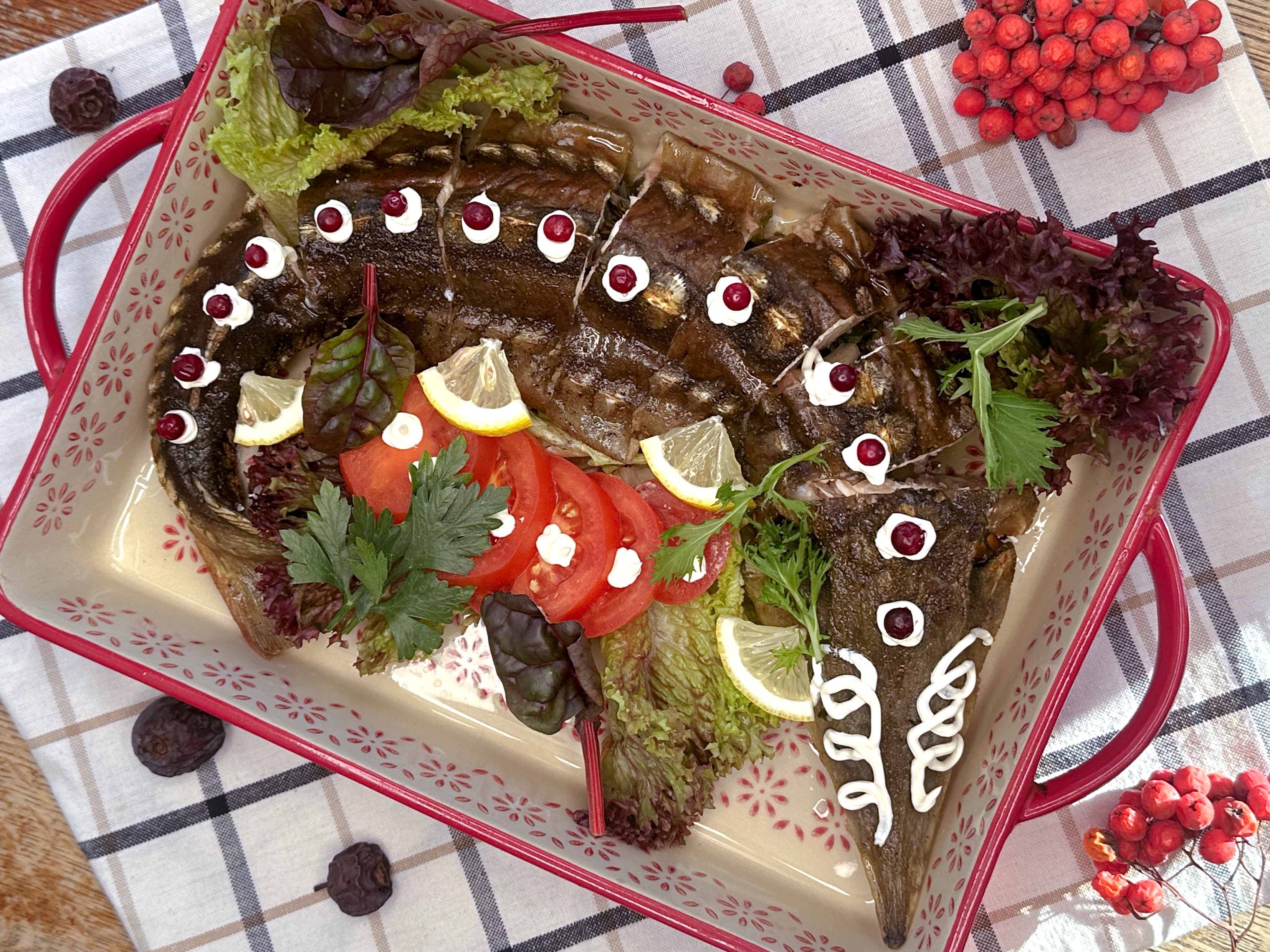 Осетр запеченный целиком 1,2 кг