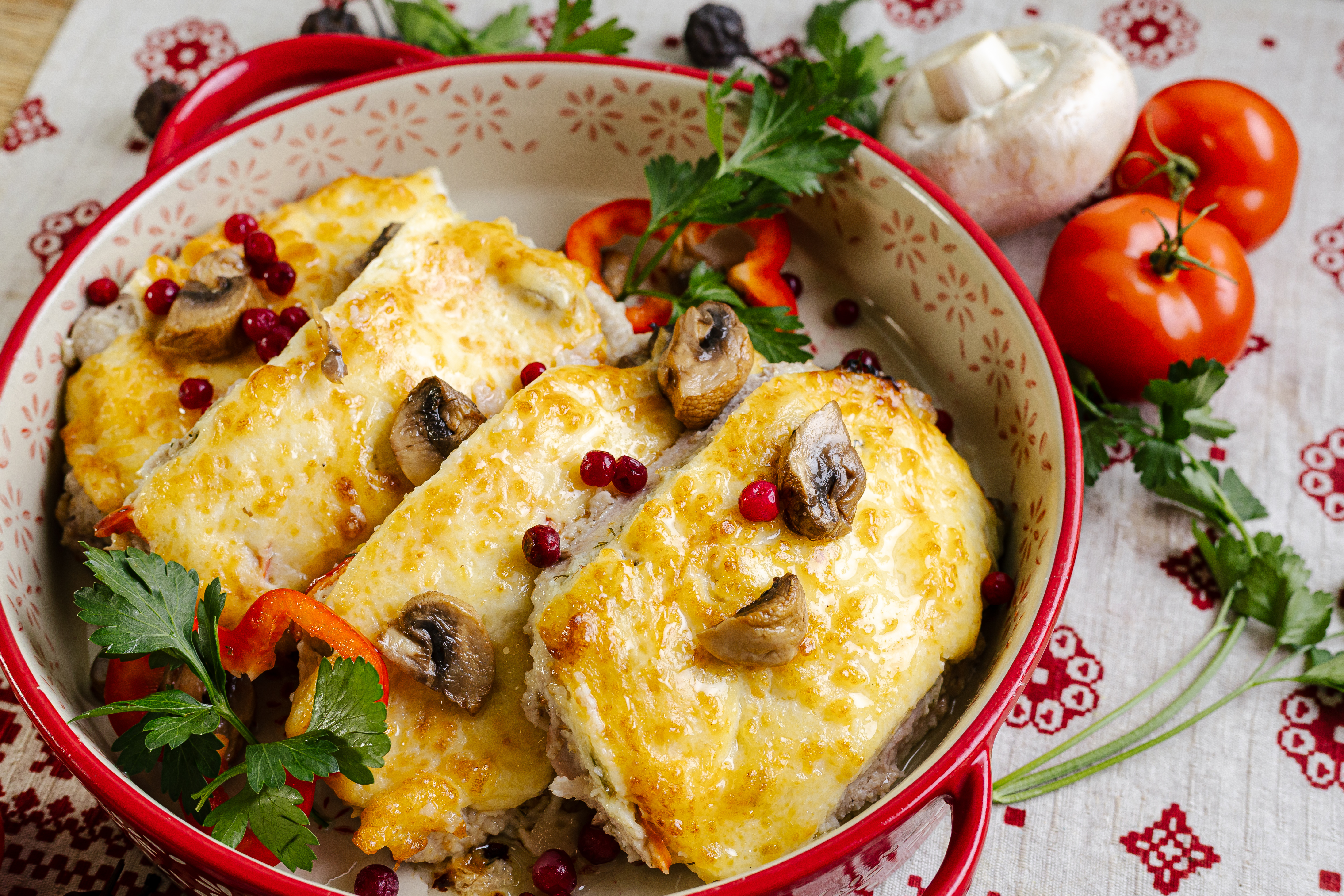 Свинина с перчиком и шампиньонами