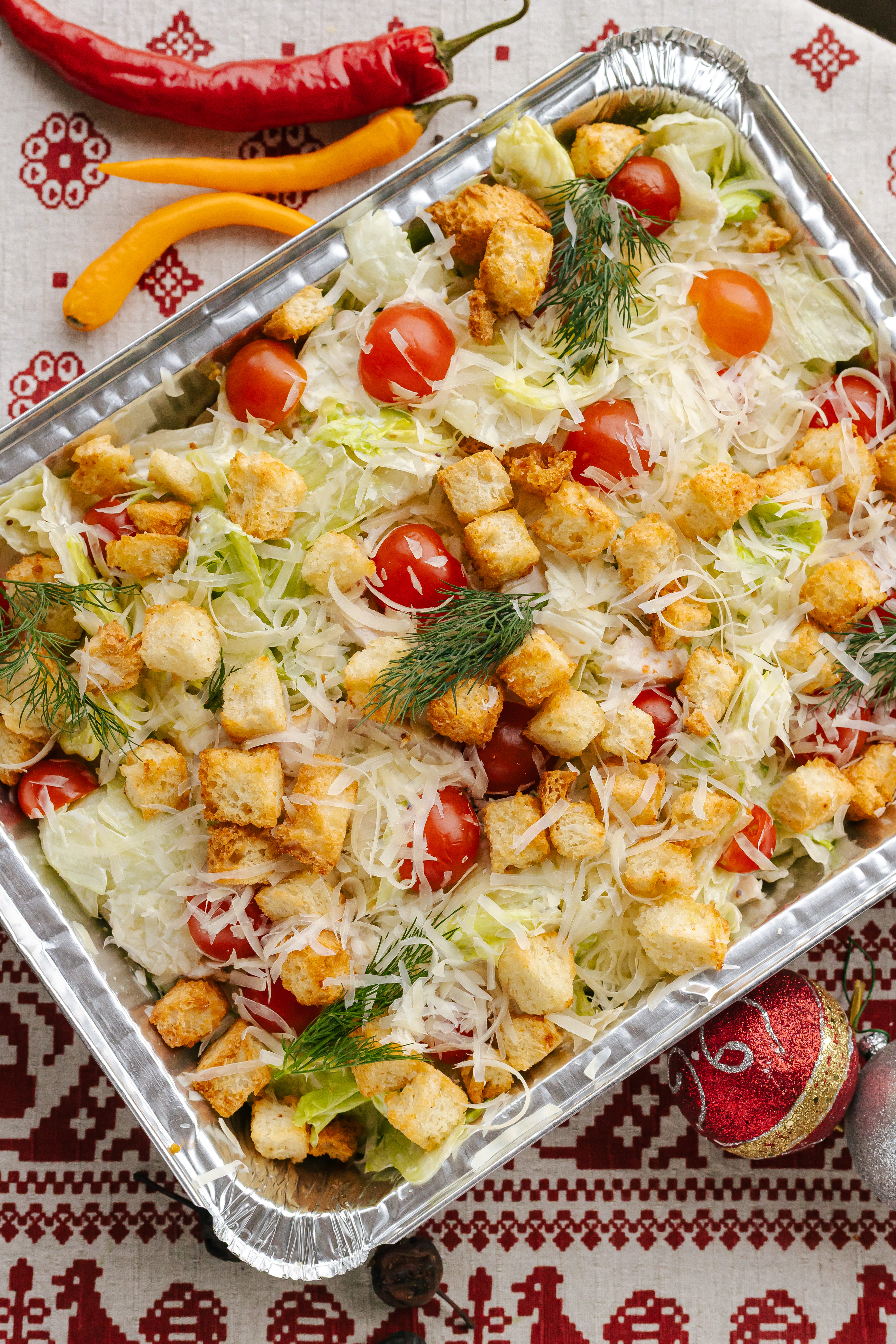 Салат Цезарь с курицей
