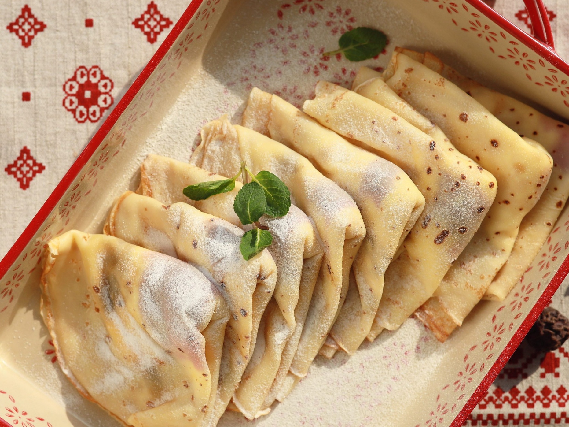 Блинчики с маскарпоне и вишней