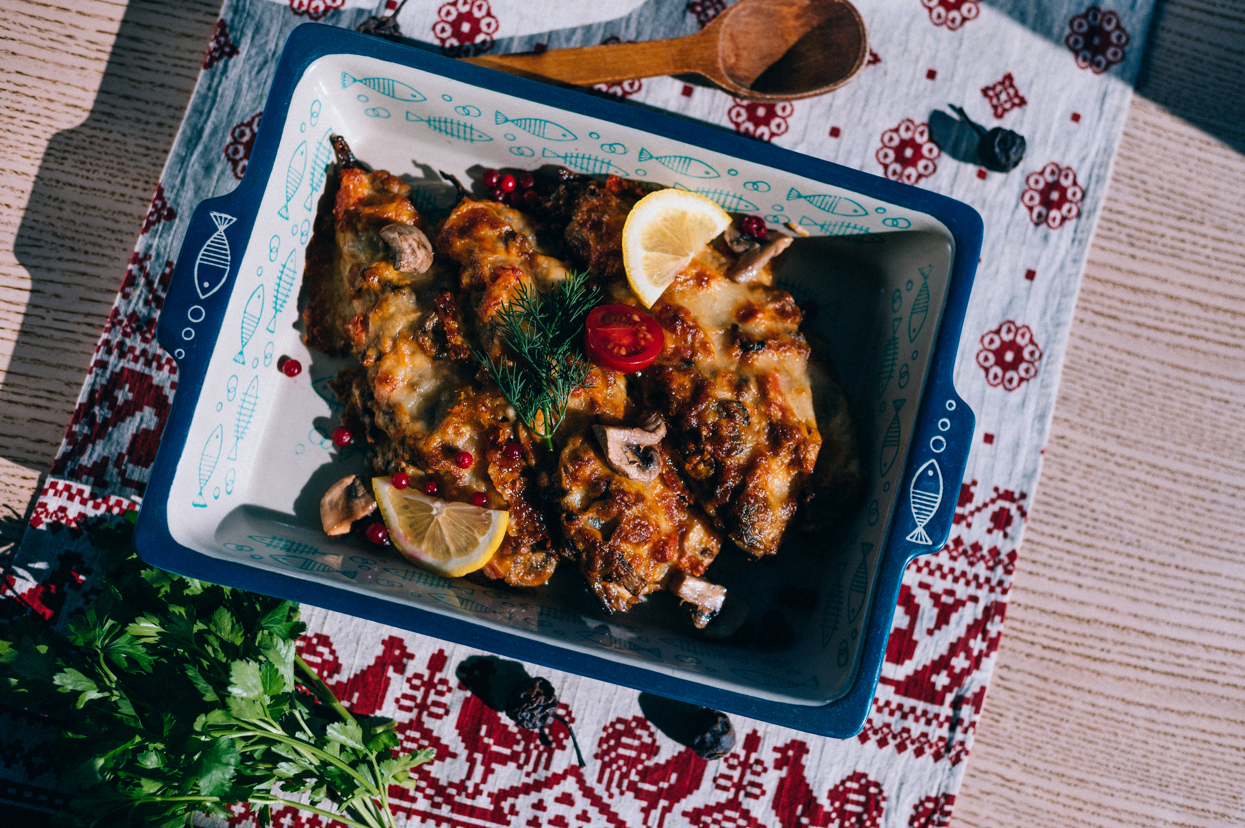 Скумбрия запеченная с грибами