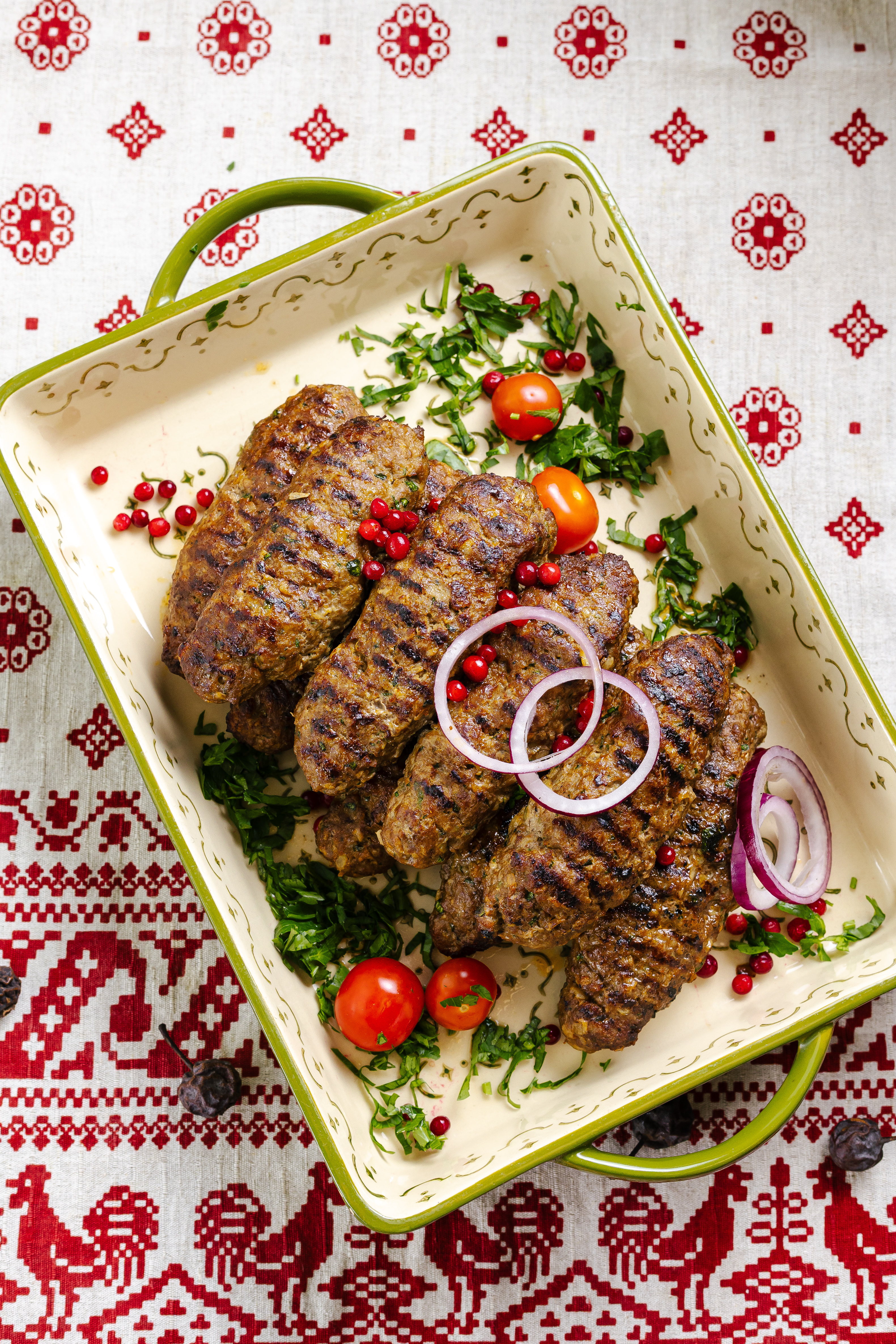Люля кебаб мясной на углях 150 г. 1 шт.