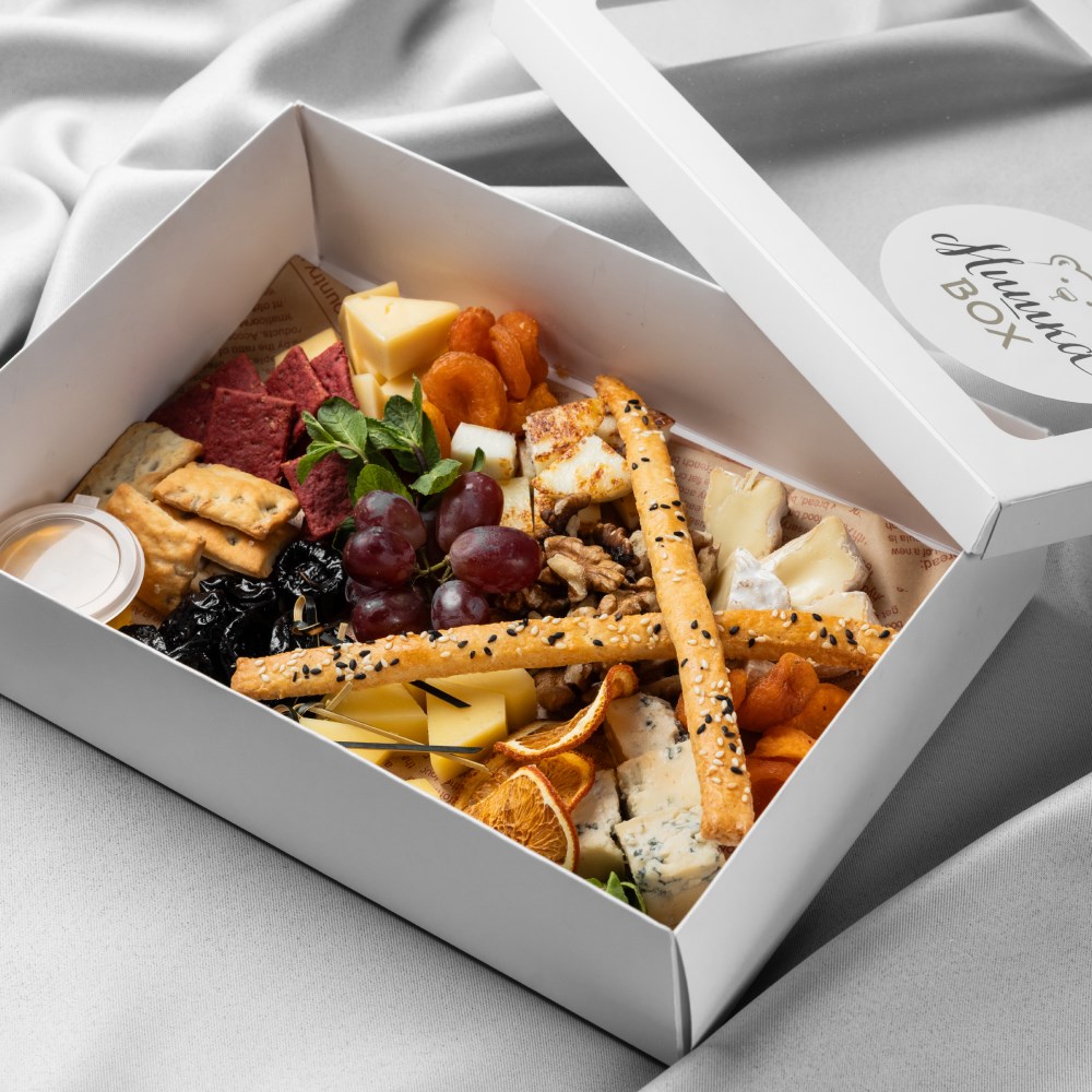 {{photo.Alt || photo.Description || 'BOX «Сырное плато к вину»'}}