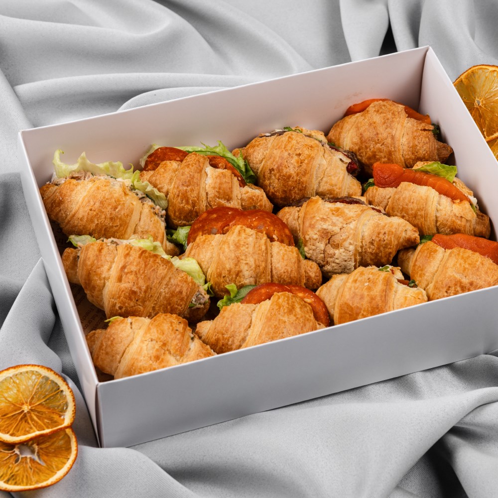 {{photo.Alt || photo.Description || 'BOX «Мини круассаны» L'}}