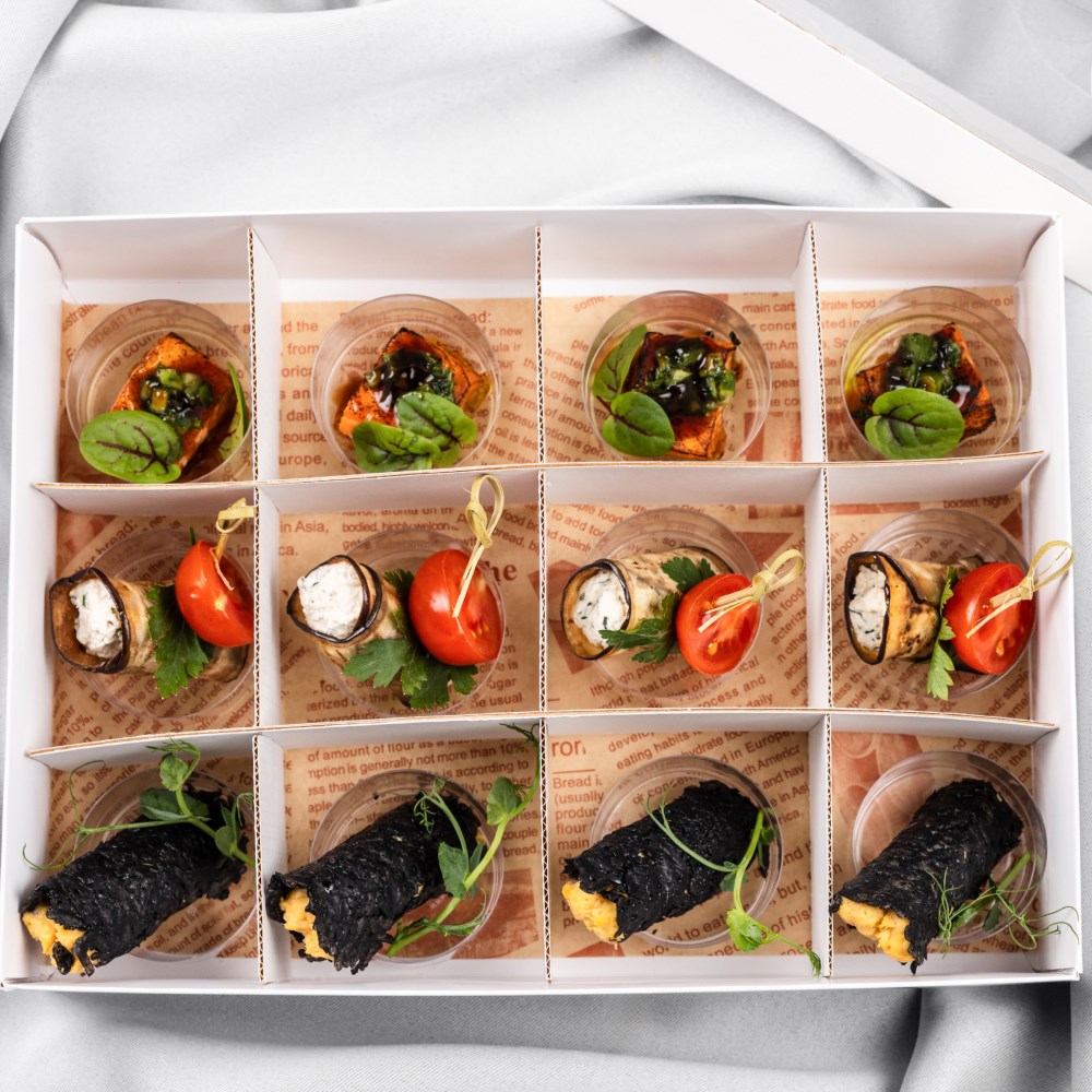 {{photo.Alt || photo.Description || 'BOX «Канапе №1» L'}}
