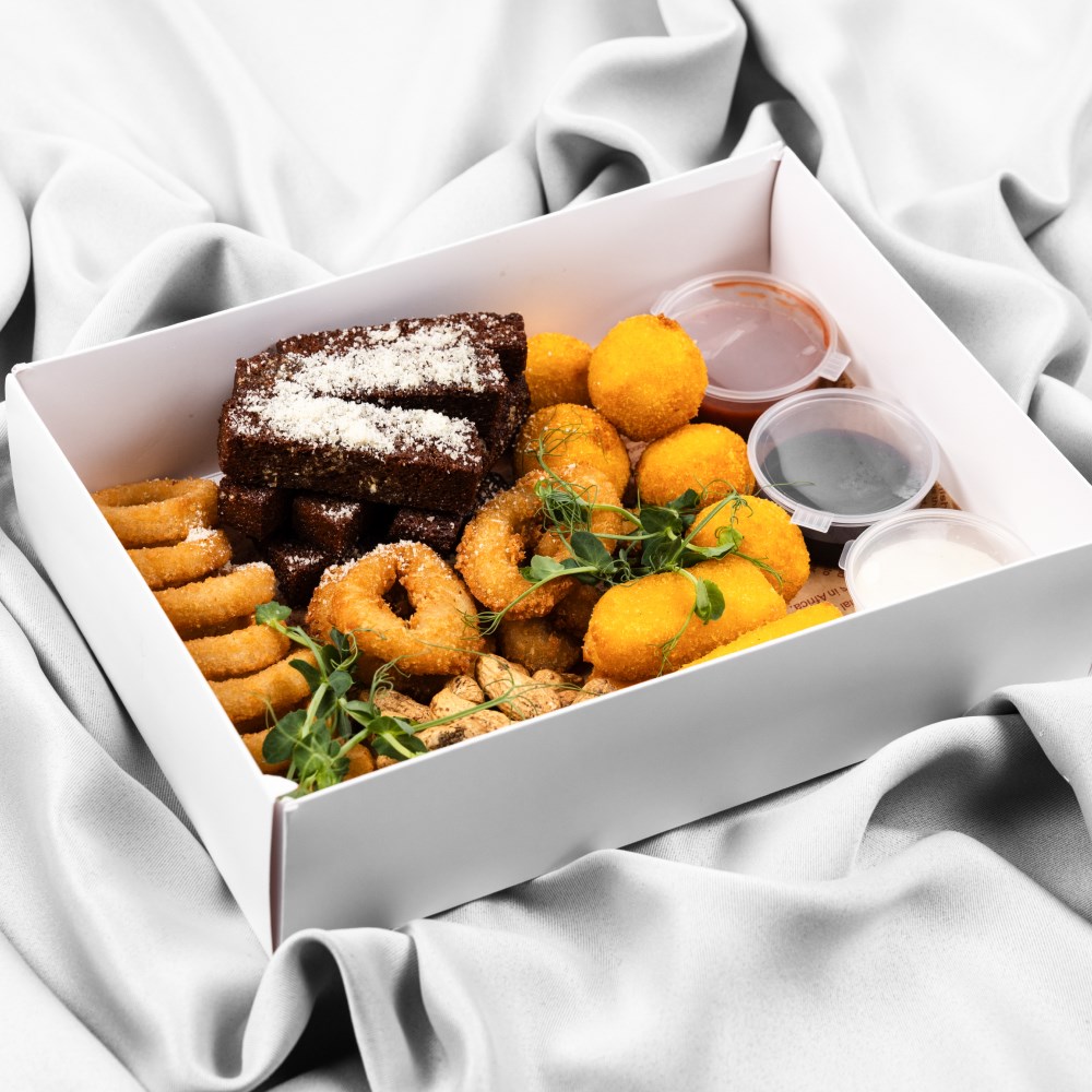 {{photo.Alt || photo.Description || 'BOX «К пиву №1»'}}