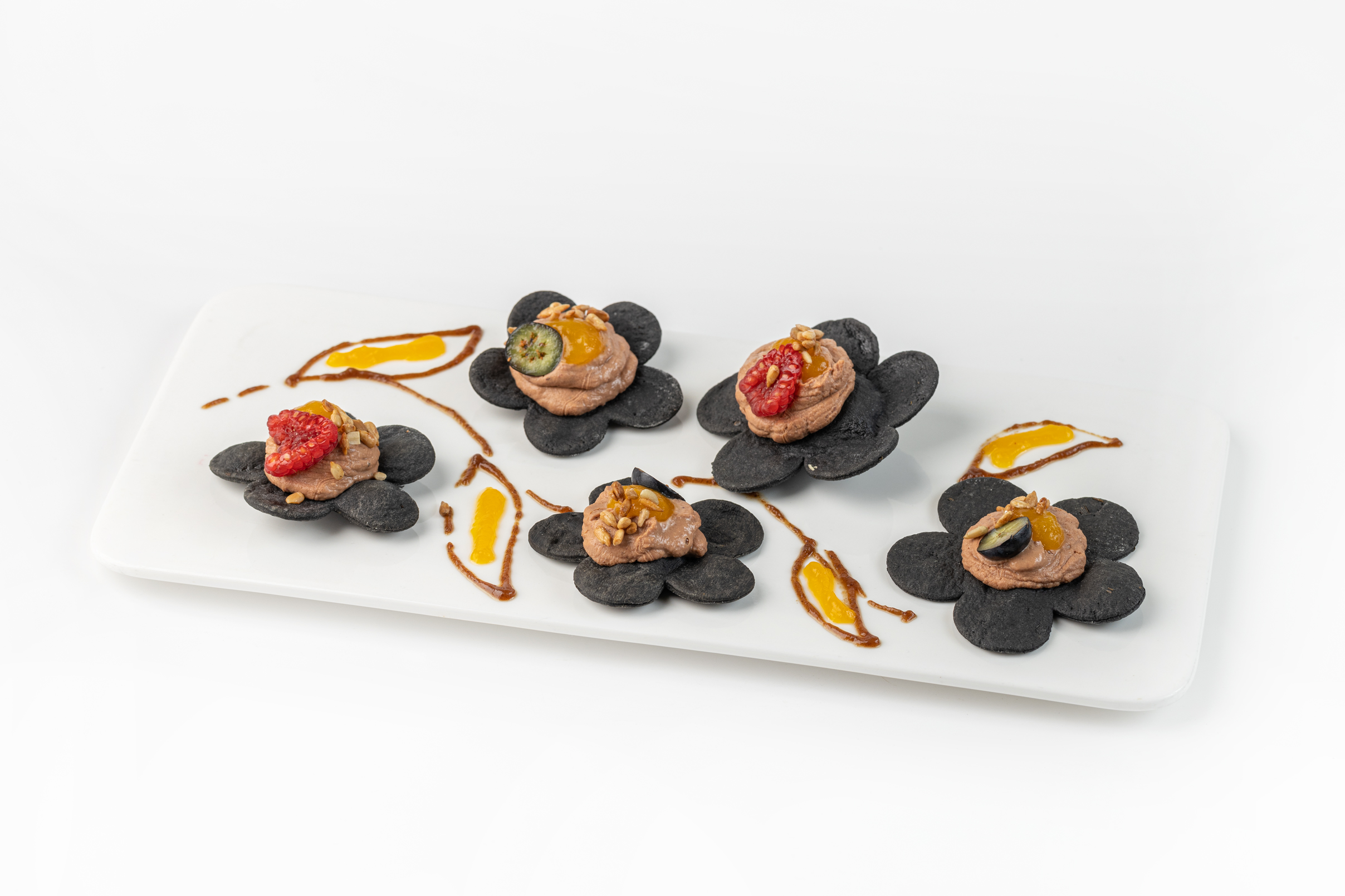 Паштет из утки на размариновом крекере