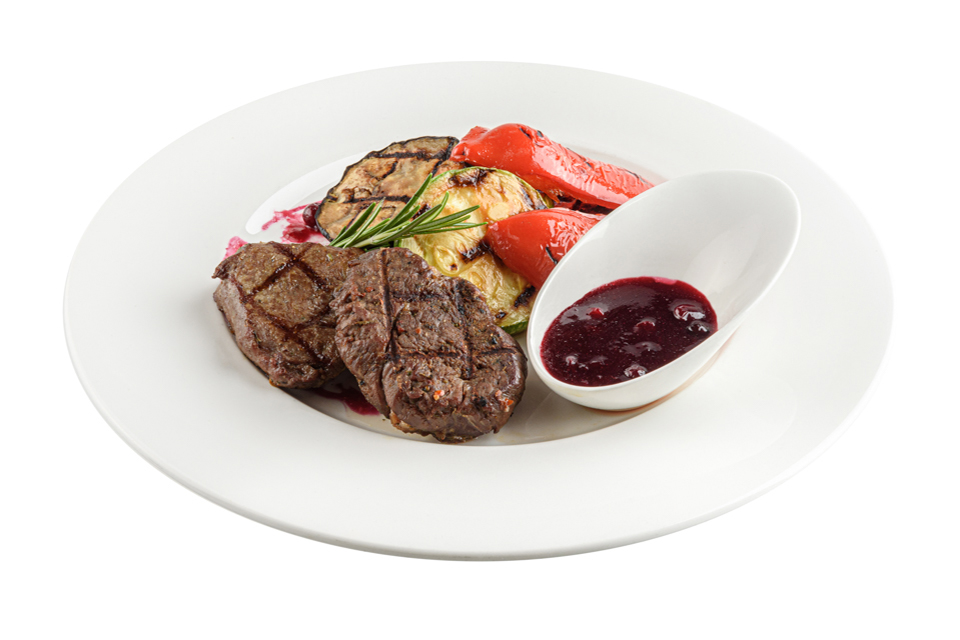 Филе миньон с овощами гриль