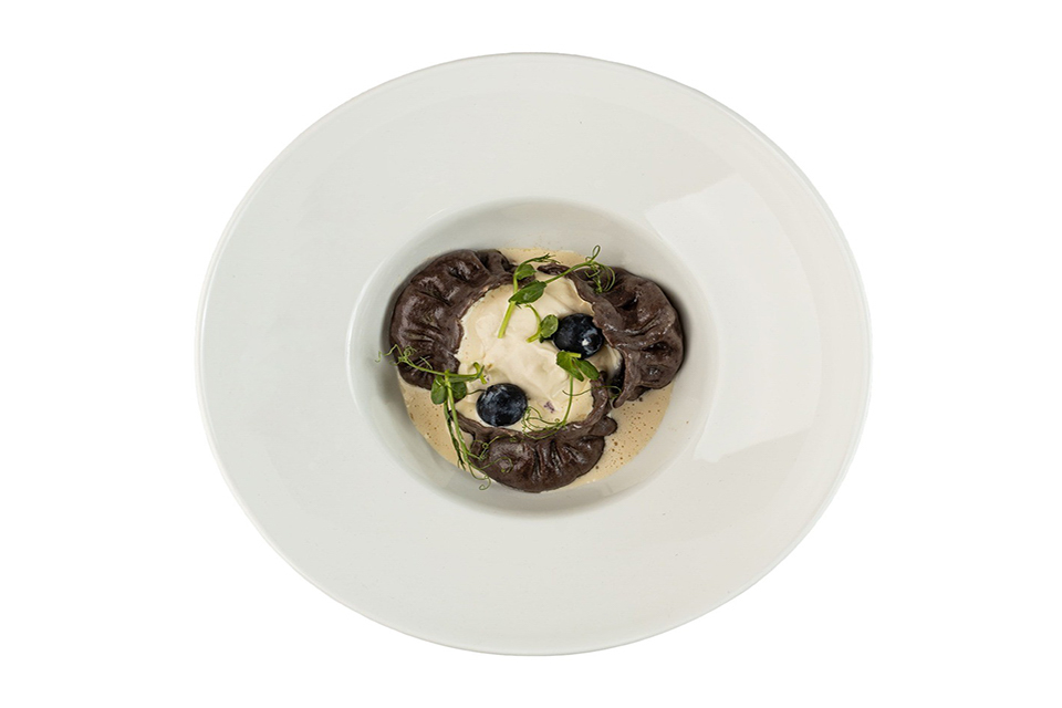 Черемуховые вареники с ягодой