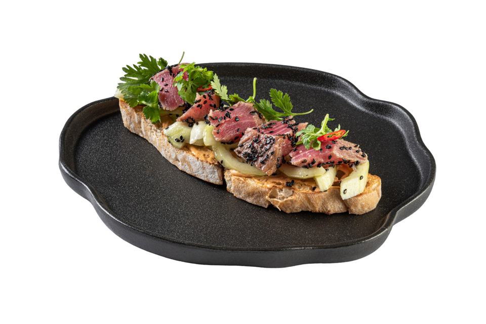 Брускетта с тунцом