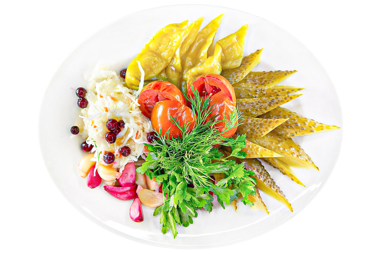 Ассорти из домашних солений