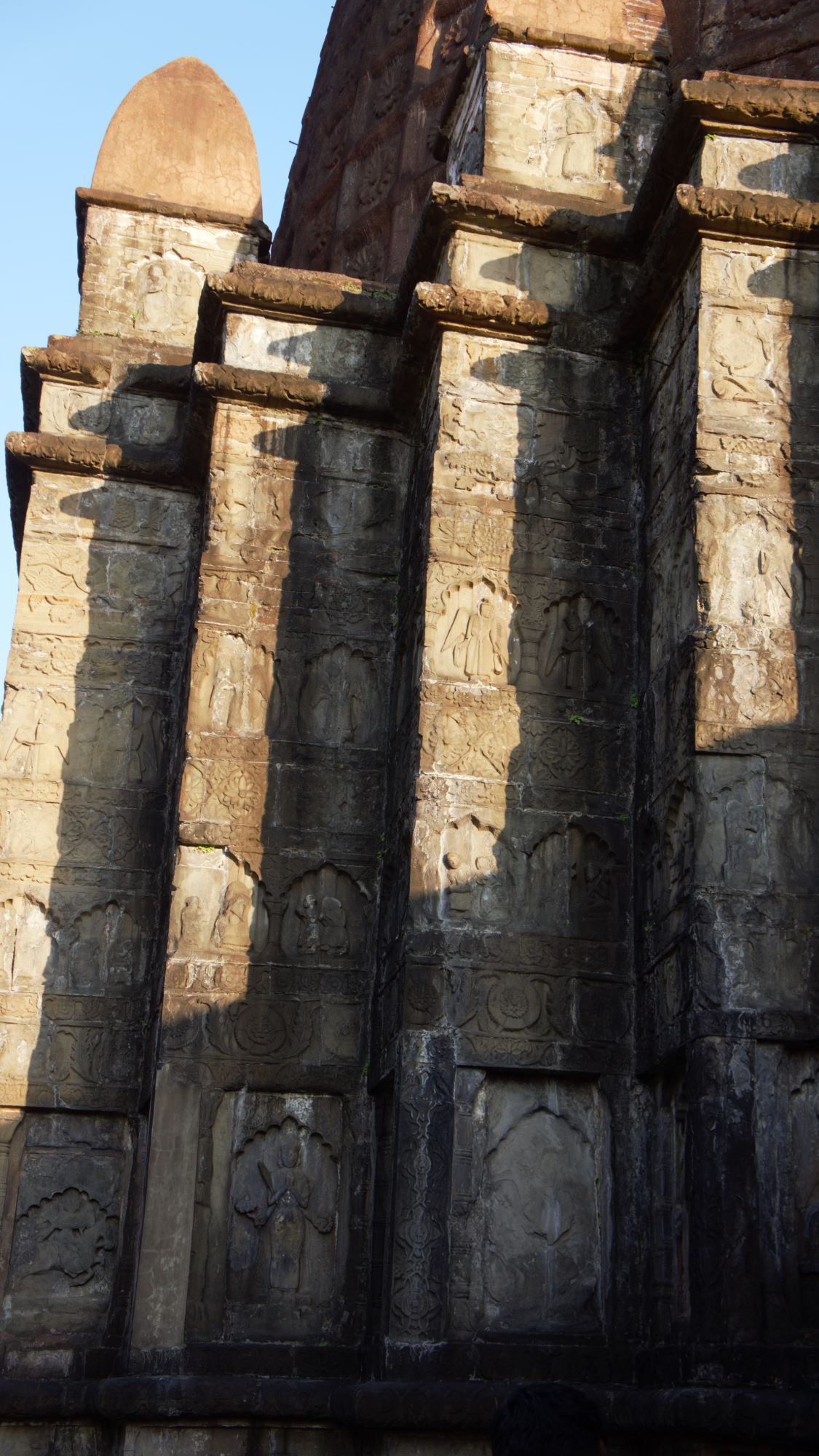 Фото 24 а. Грани храма Кесаванараян: внешний вид (фото автора)