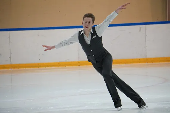 Андрей Мозалев лидирует после короткой программы в категории юниоры в финале Кубка России